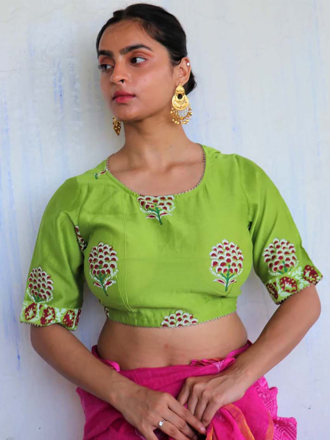 

Chidiyaa Women Green Printed Chanderi Saree Blouse