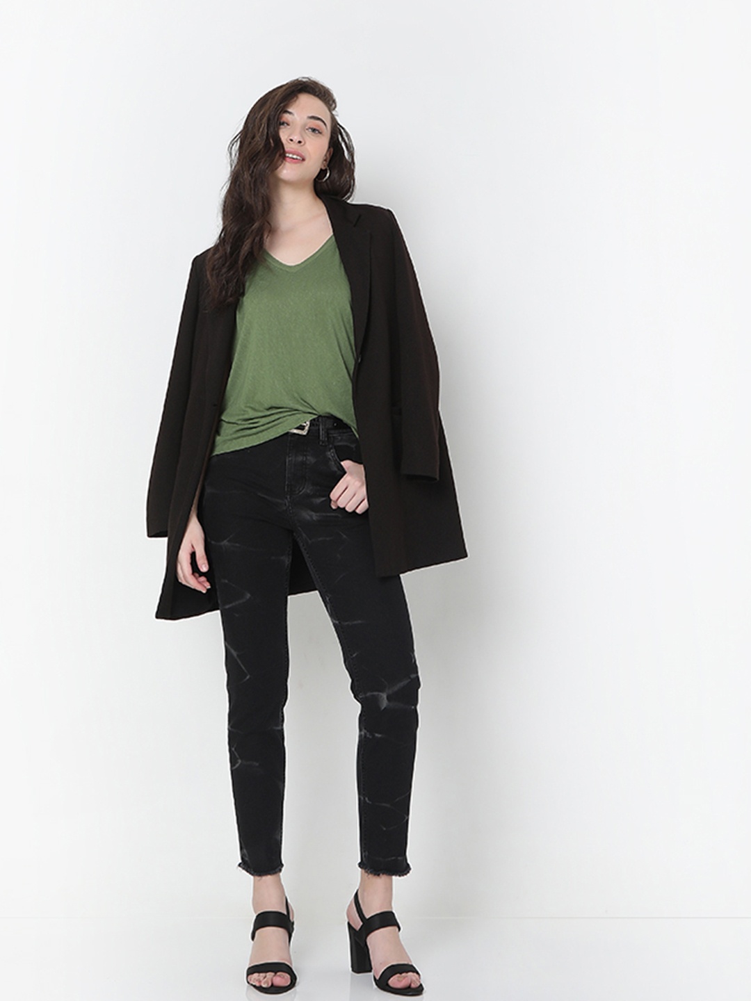 

Vero Moda Women Black Straight Fit High-Rise Light Fade Stretchable Jeans