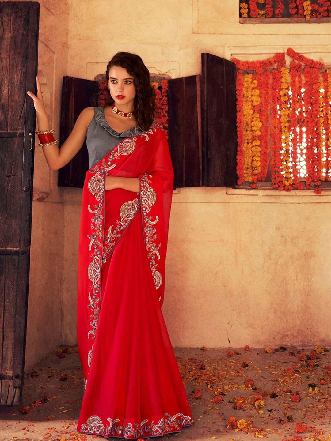 

Shaily Women Red & White Floral Embroidered Pure Chiffon Saree