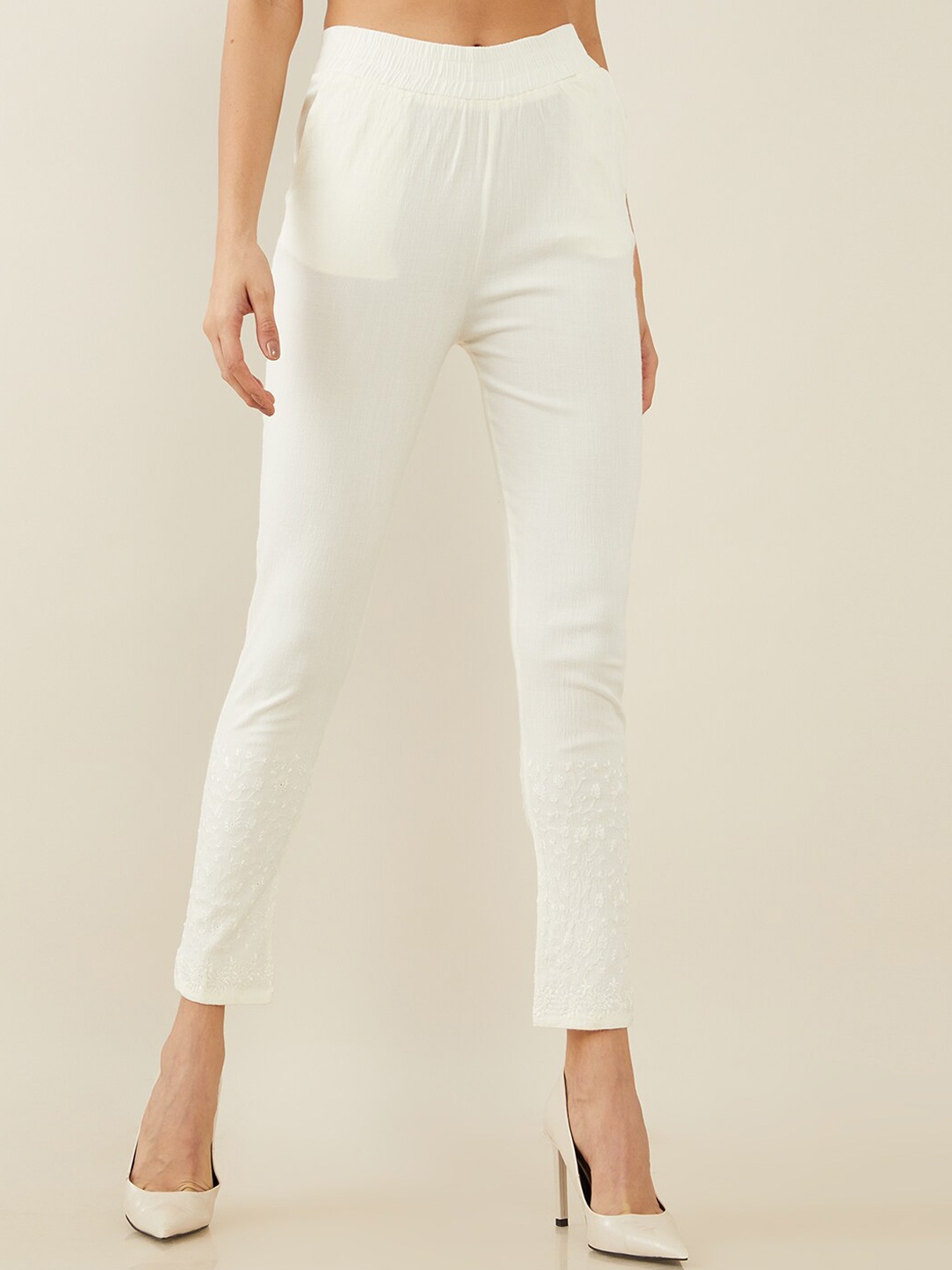 

Soch Women Off White Solid Slim Fit High-Rise Trousers