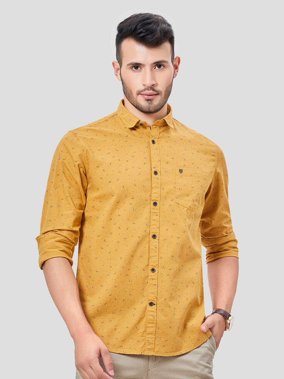 

Oxemberg Men Mustard Yellow Classic Slim Fit Floral Printed Casual Shirt