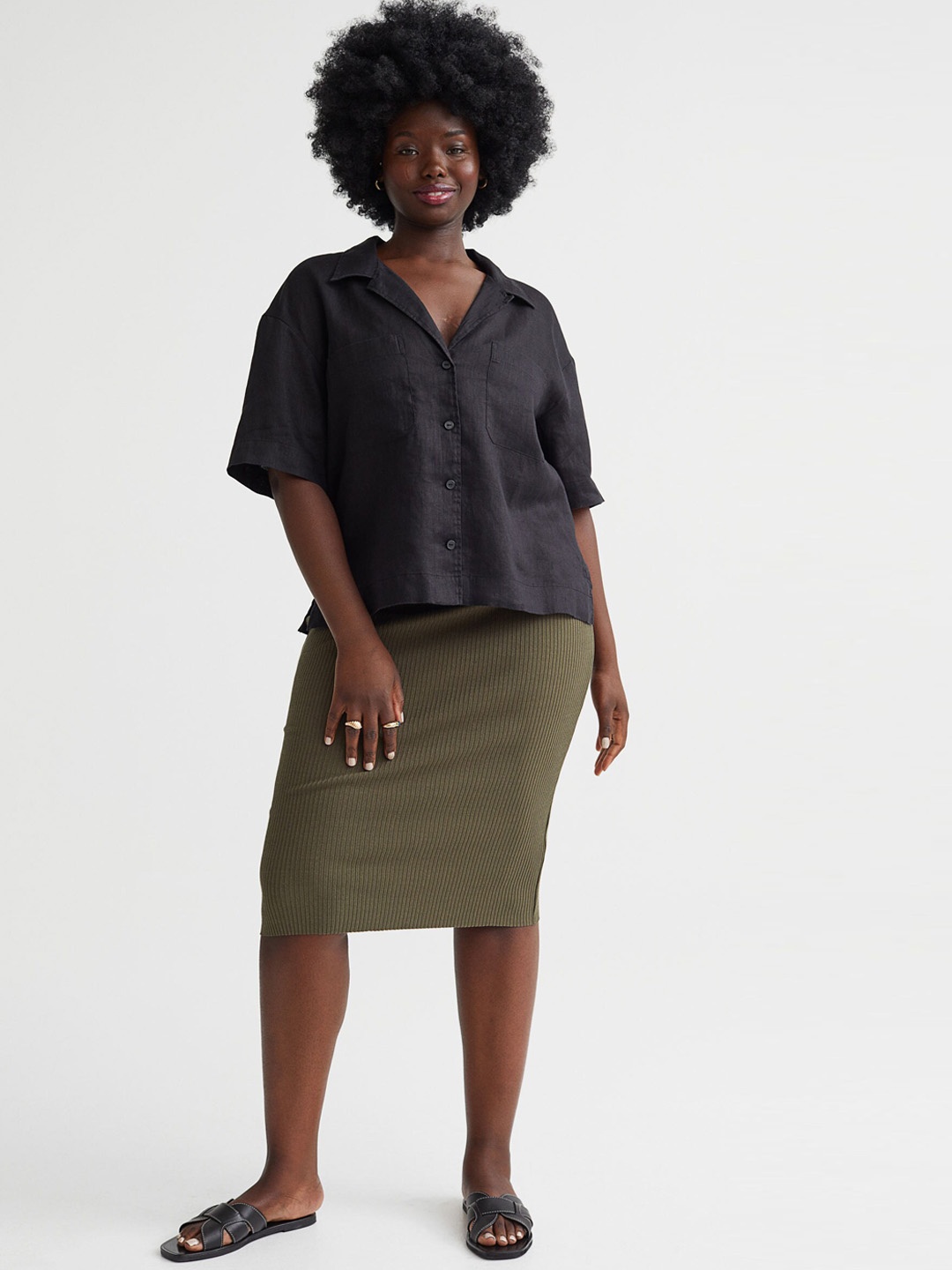 

H&M Women Olive Green Ribbed Skirt