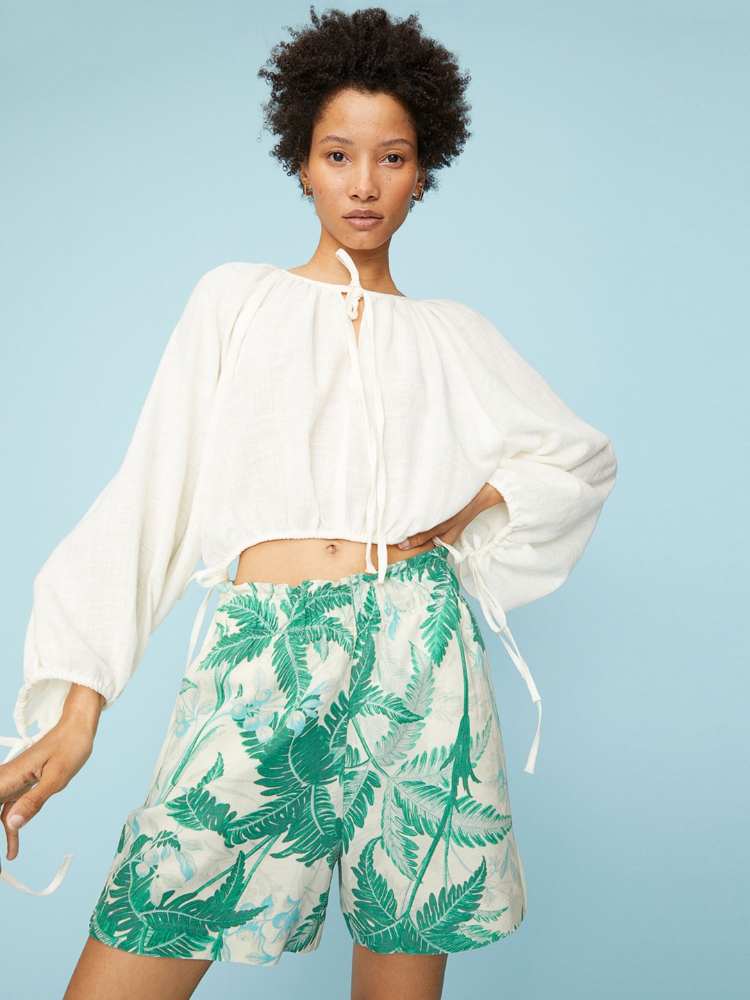 

H&M Women Green Linen-Blend Pull-On Shorts