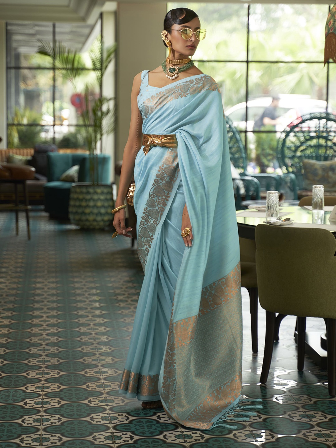 

elora Blue & Gold-Toned Ethnic Motifs Silk Blend Banarasi Saree