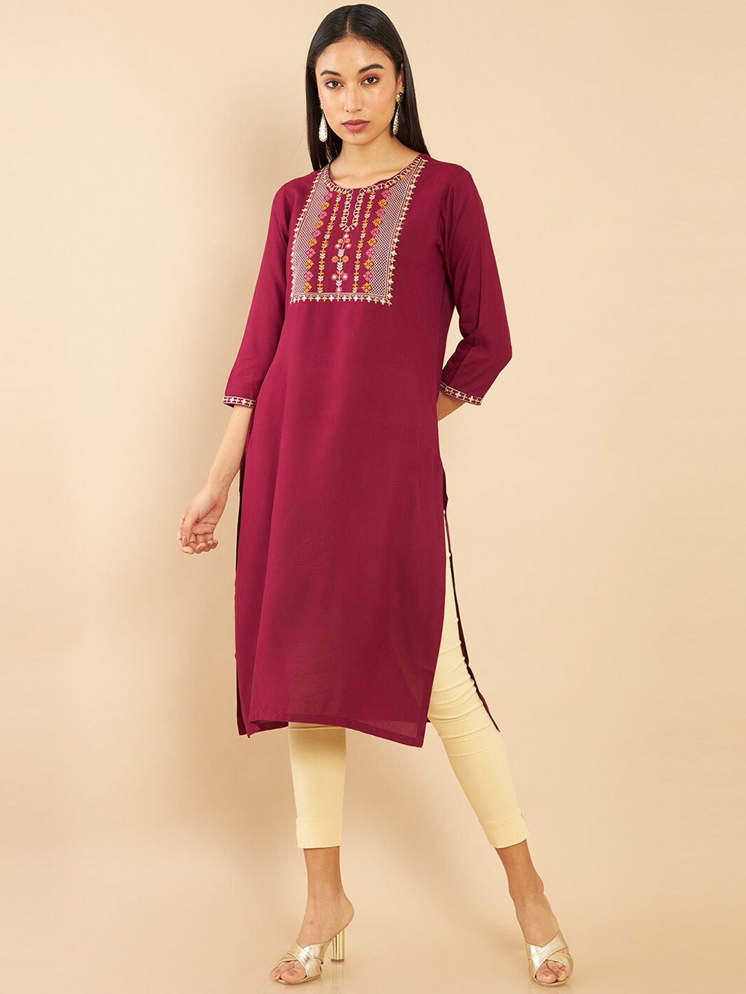 

Soch Women Burgundy Floral Embroidered Kurta