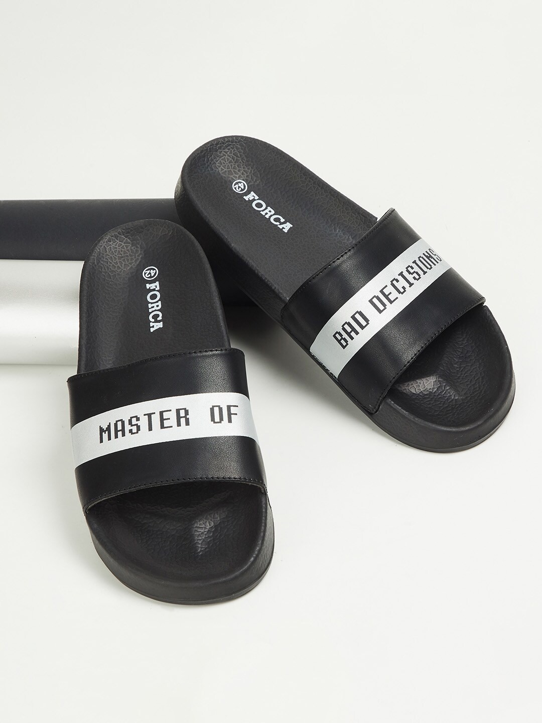 

Forca by Lifestyle Men Black & White Striped Sliders