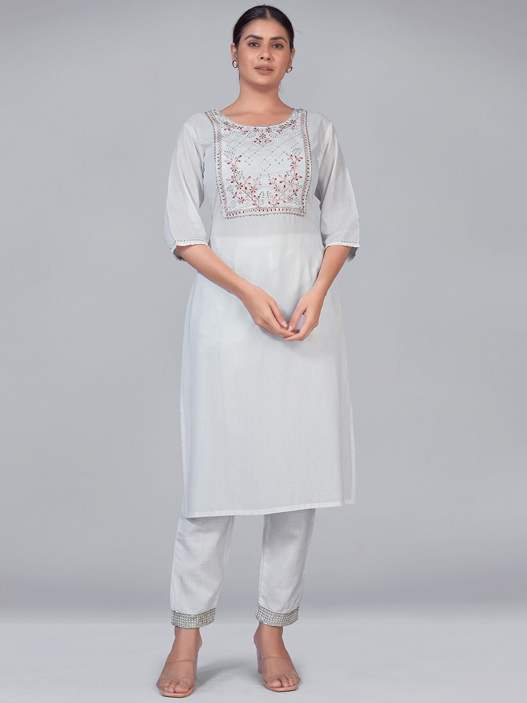 

MONJOLIKA FASHION Women White Floral Yoke Design Kurta with Trousers