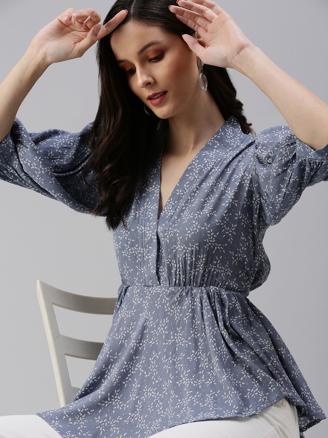 

SHOWOFF Grey Geometric Print Wrap Top