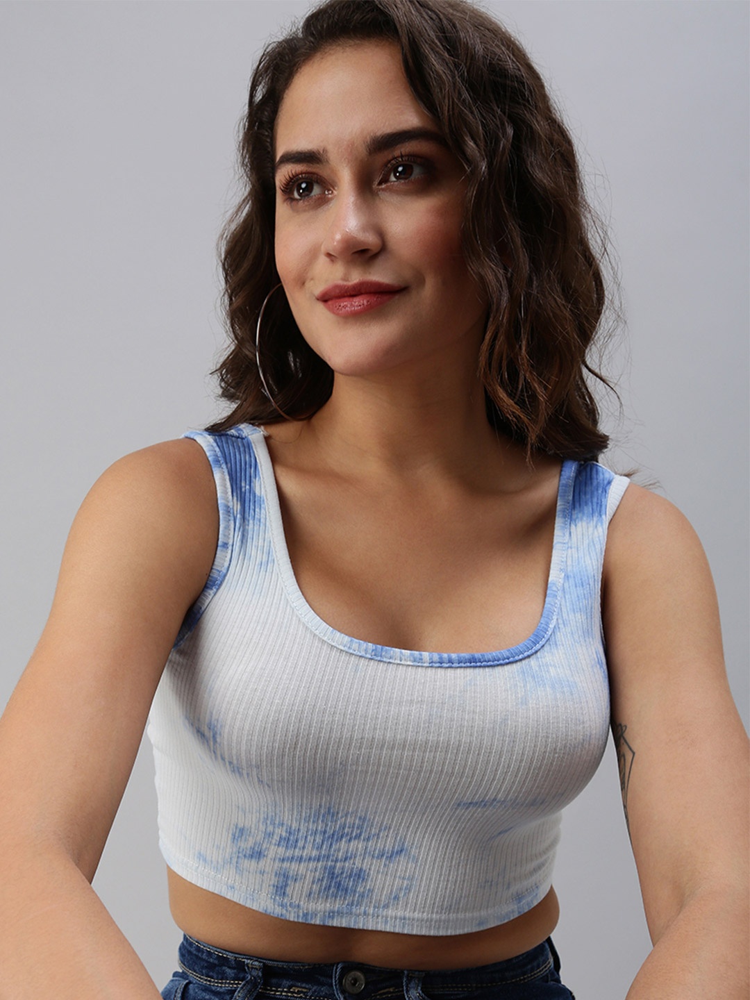 

SHOWOFF Blue & White Tie and Dye Print Scoop Neck Crop Top