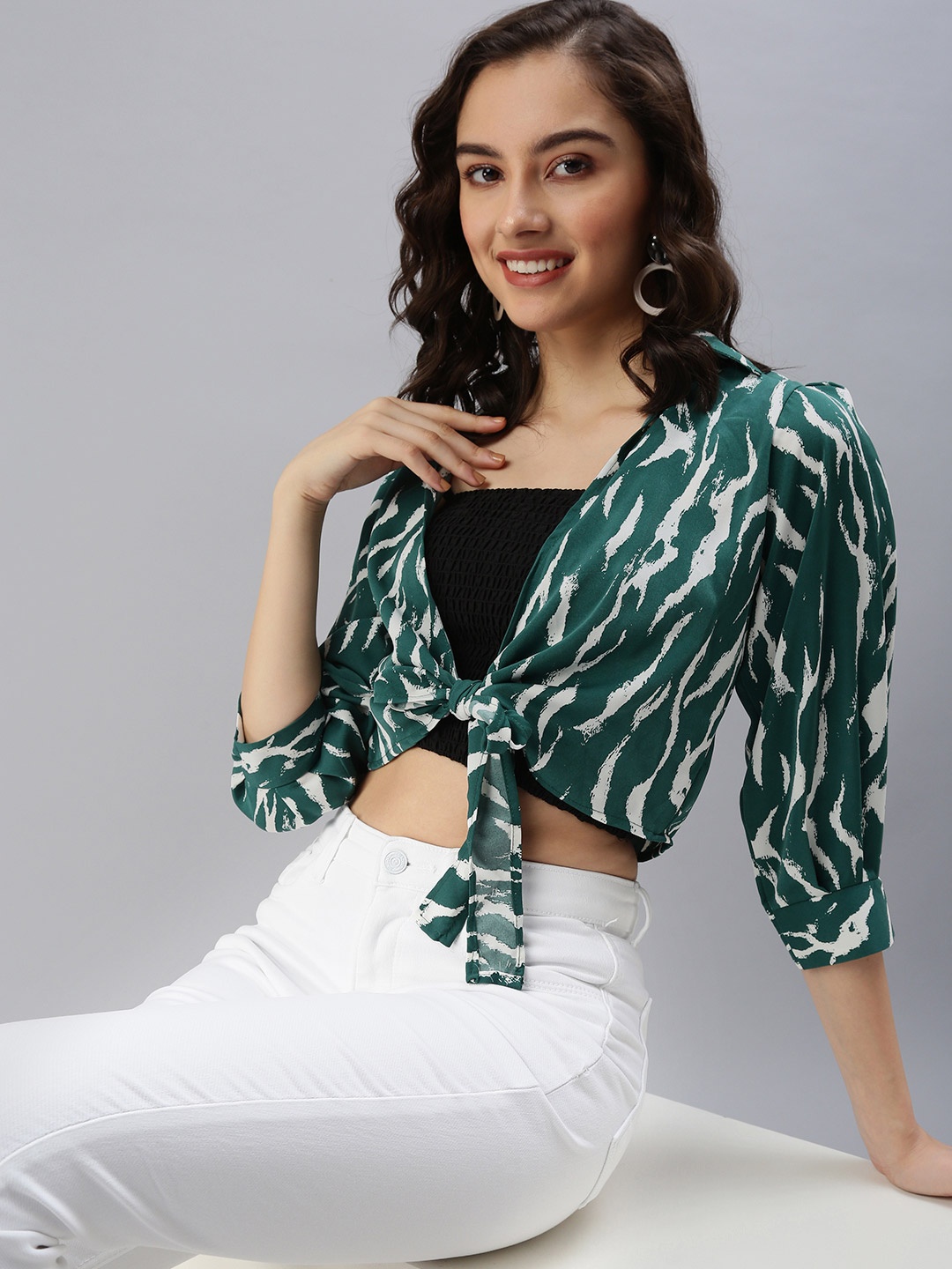 

SHOWOFF Green & White Printed Crop Top