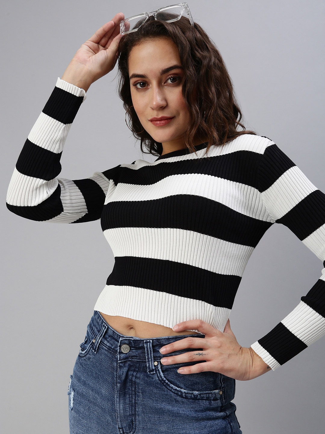 

SHOWOFF Black Striped Crop Top