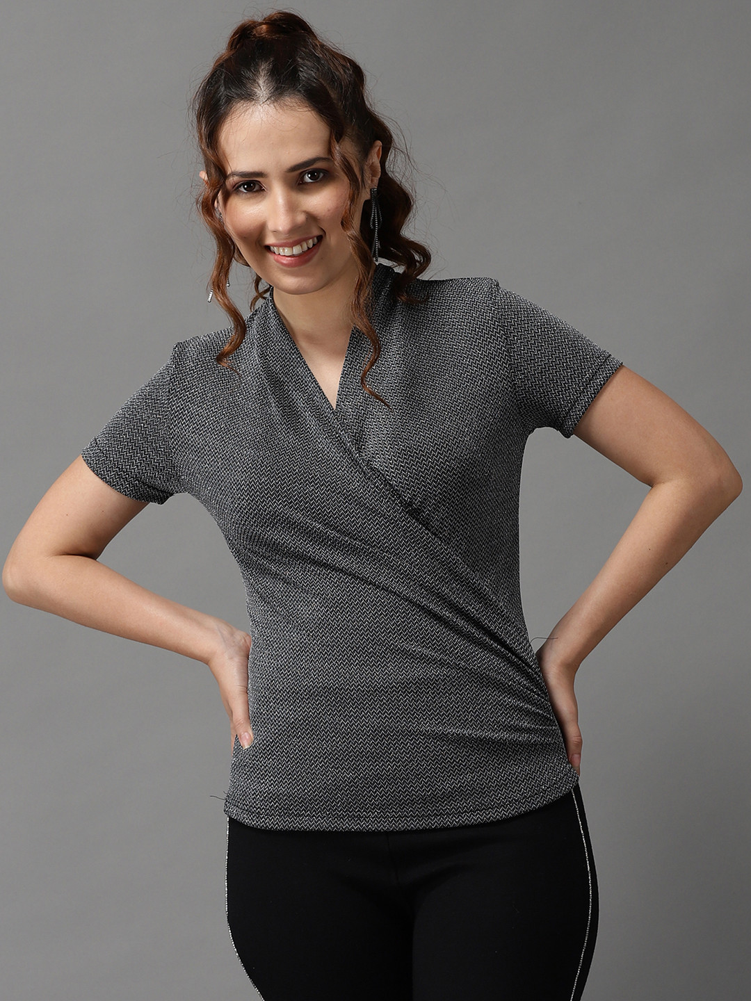 

SHOWOFF Black Wrap Top