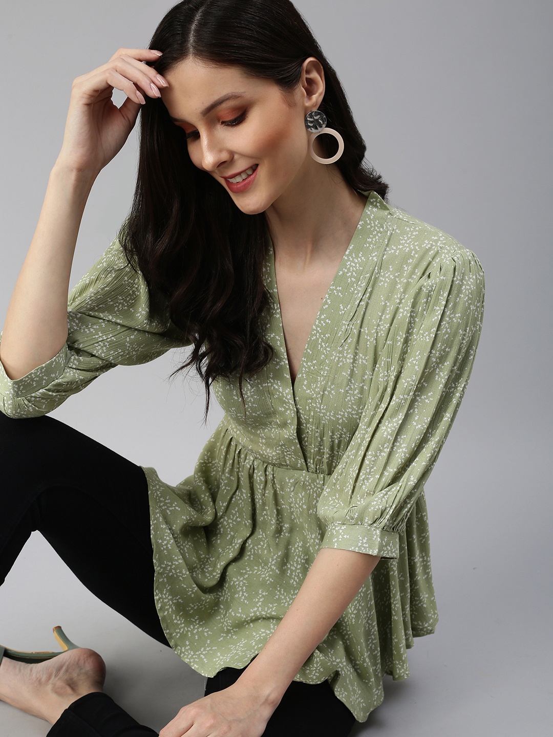 

SHOWOFF Green Print Cinched Waist V-Neck Top