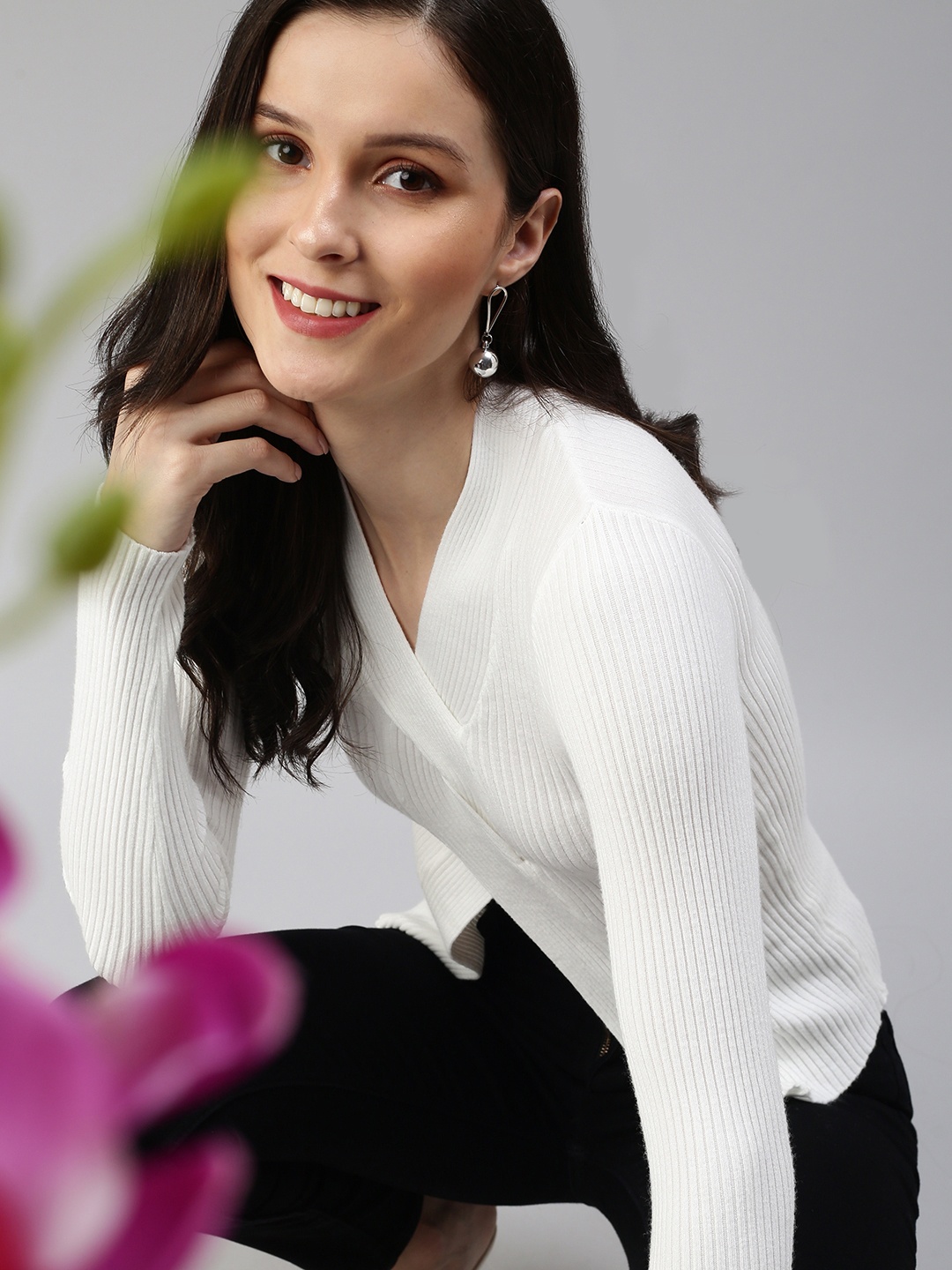 

SHOWOFF White Twisted Wrap Top
