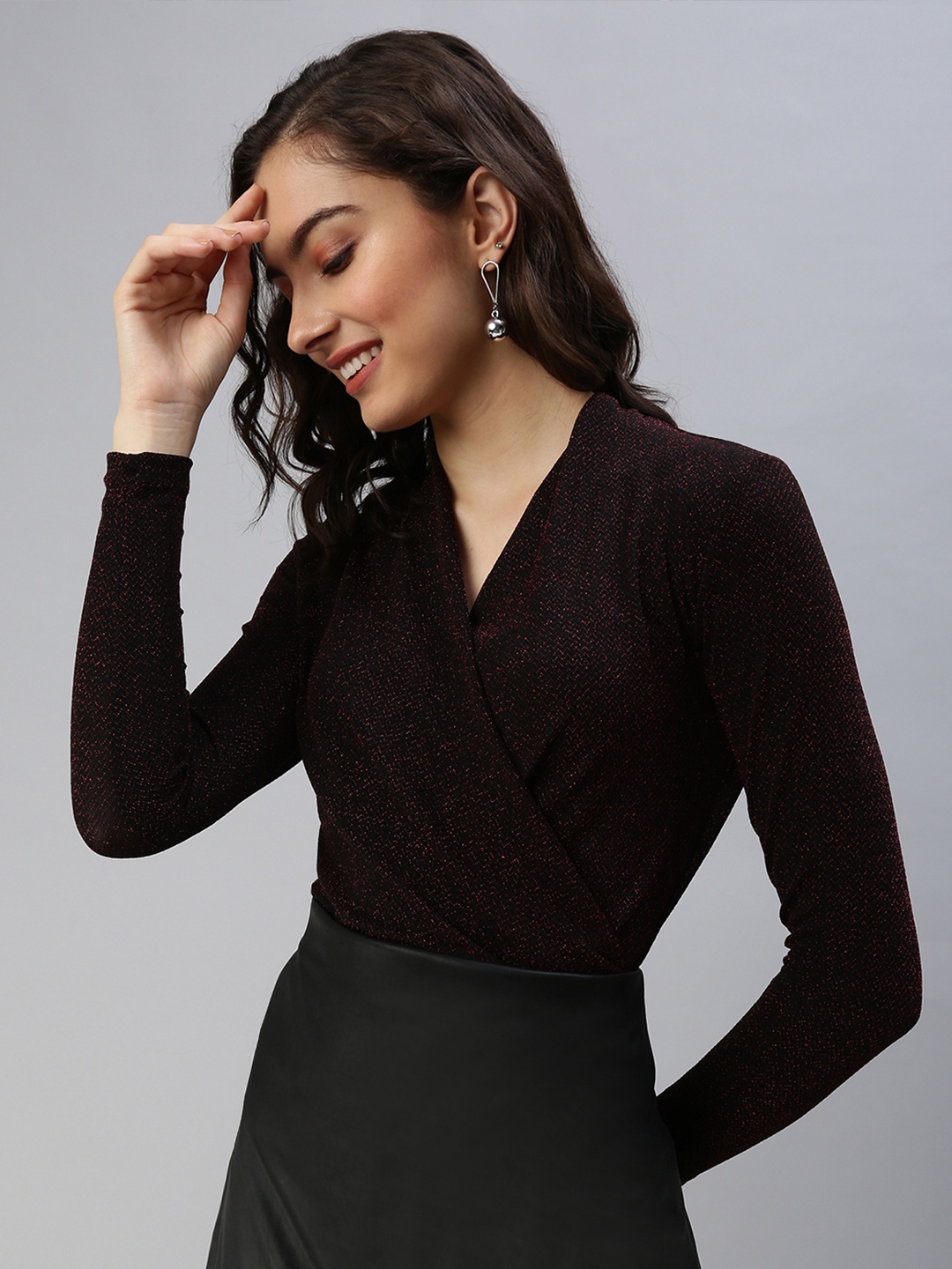 

SHOWOFF Black Twisted Shimmer Top