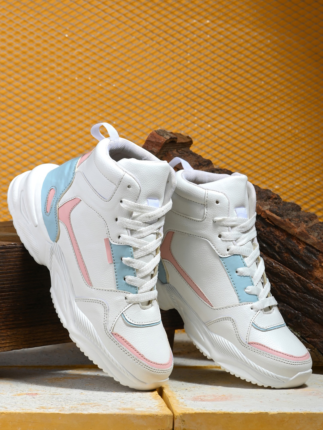 

AROOM White And blue Colourblocked Casual Shoes