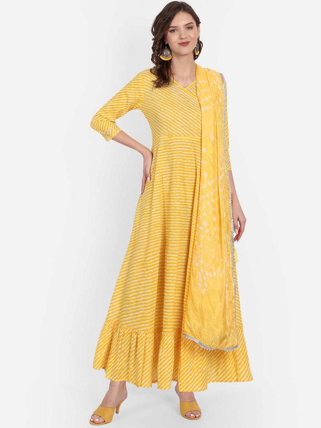 

FABISTA Women Yellow Geometric Embellished Anarkali Kurta