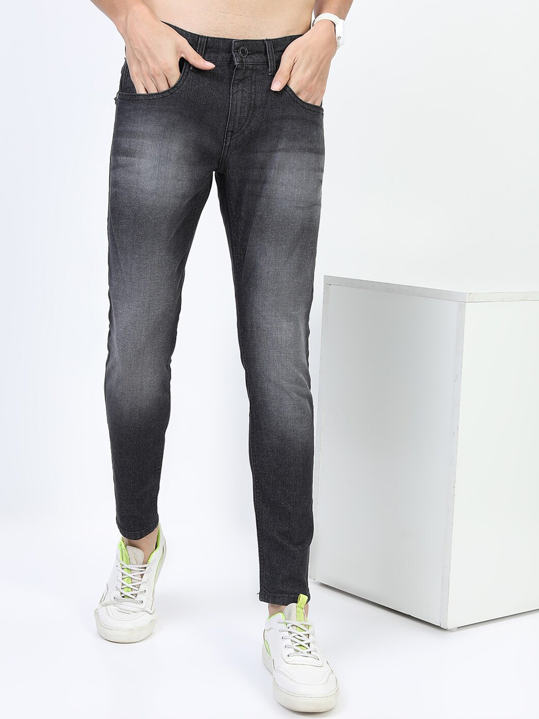 

HIGHLANDER Men Charcoal Skinny Fit Light Fade Stretchable Jeans
