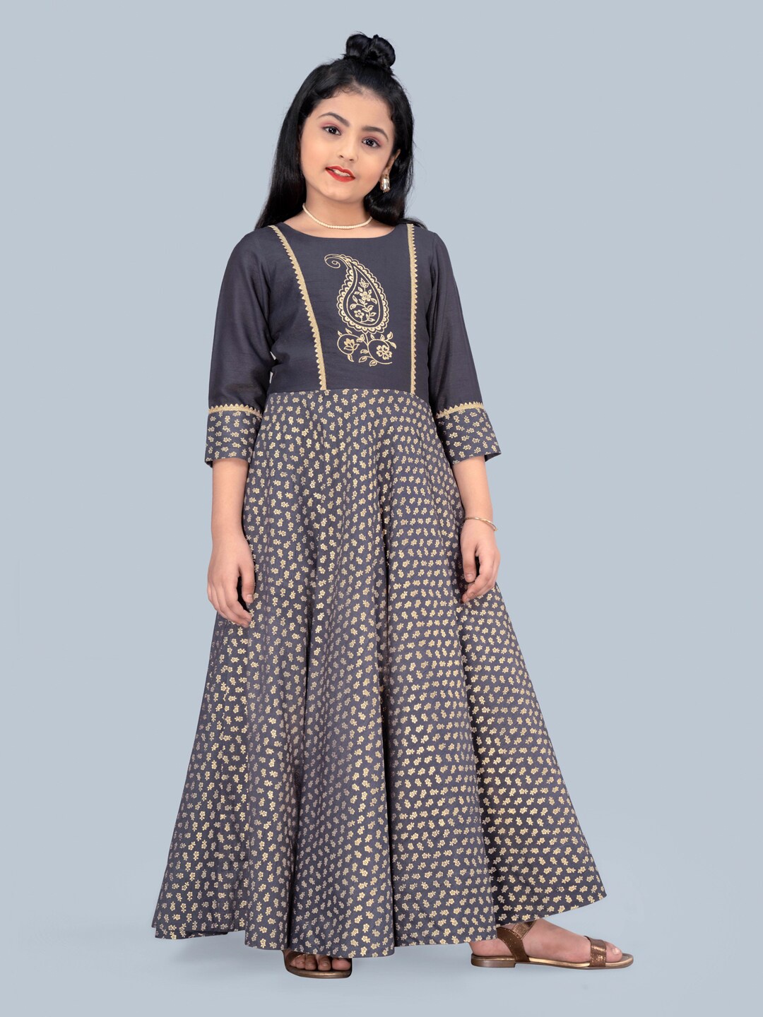 

FASHION DREAM Grey & Gold-Toned Ethnic Motifs Crepe Ethnic Maxi Dress