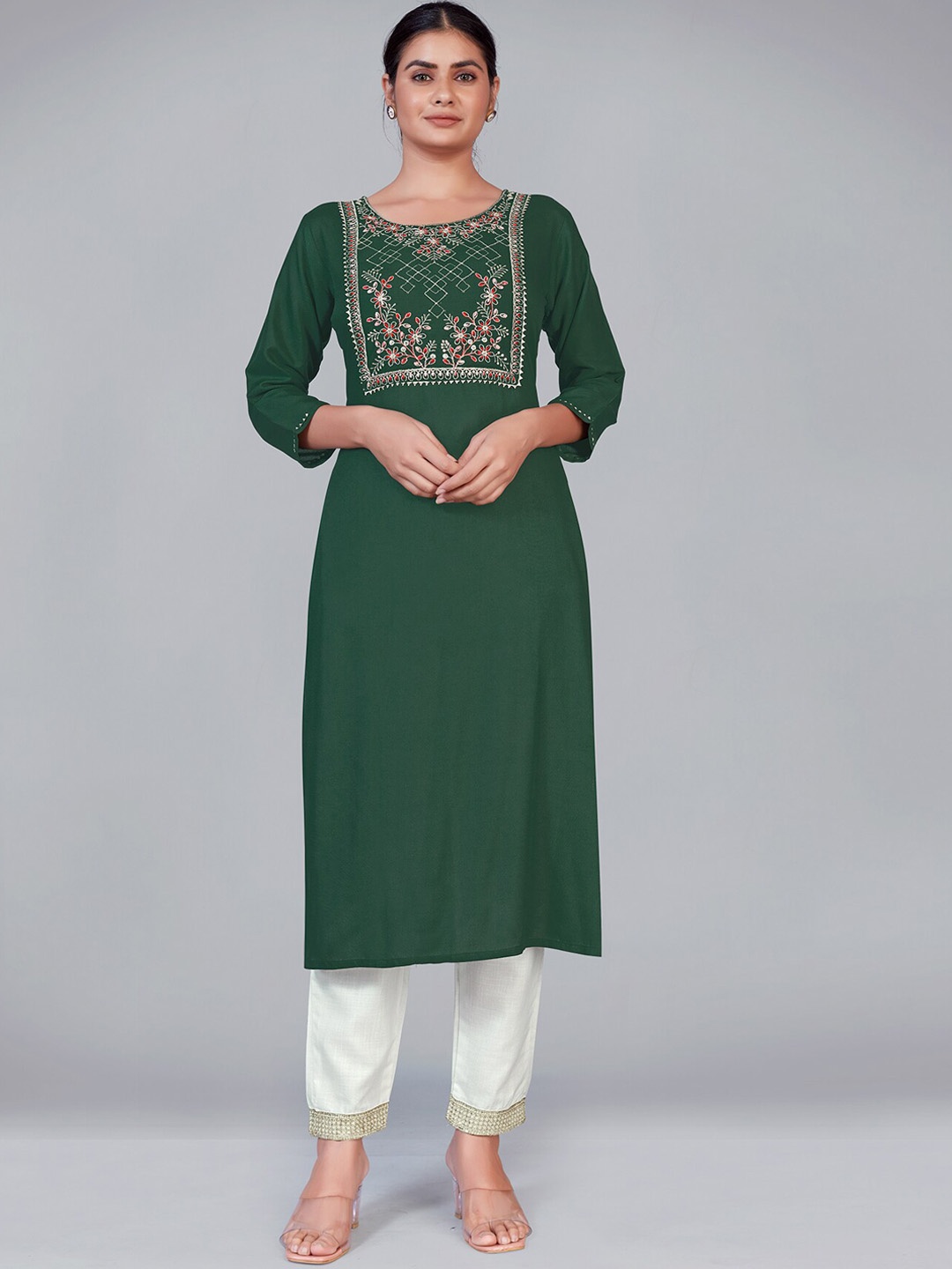 

MONJOLIKA FASHION Women Green Kurta with Trousers