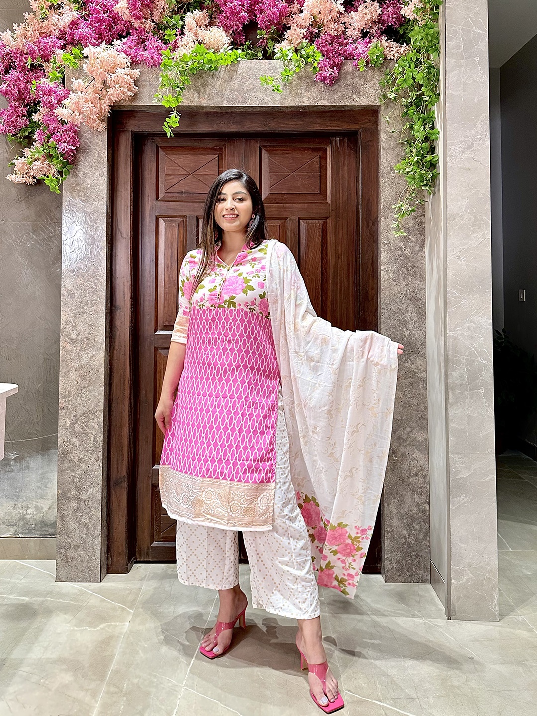 

Vishudh Women Pink Floral Printed Kurta with Palazzos & dupatta