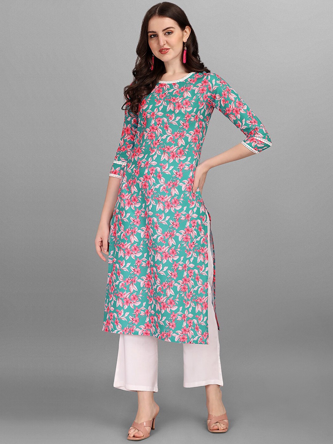 VeBNoR Women Blue Floral Printed Mirror Work Floral Kurta