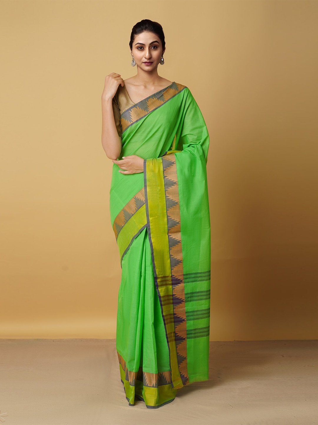 

Unnati Silks Green & Gold-Toned Woven Design Zari Pure Cotton Venkatgiri Saree