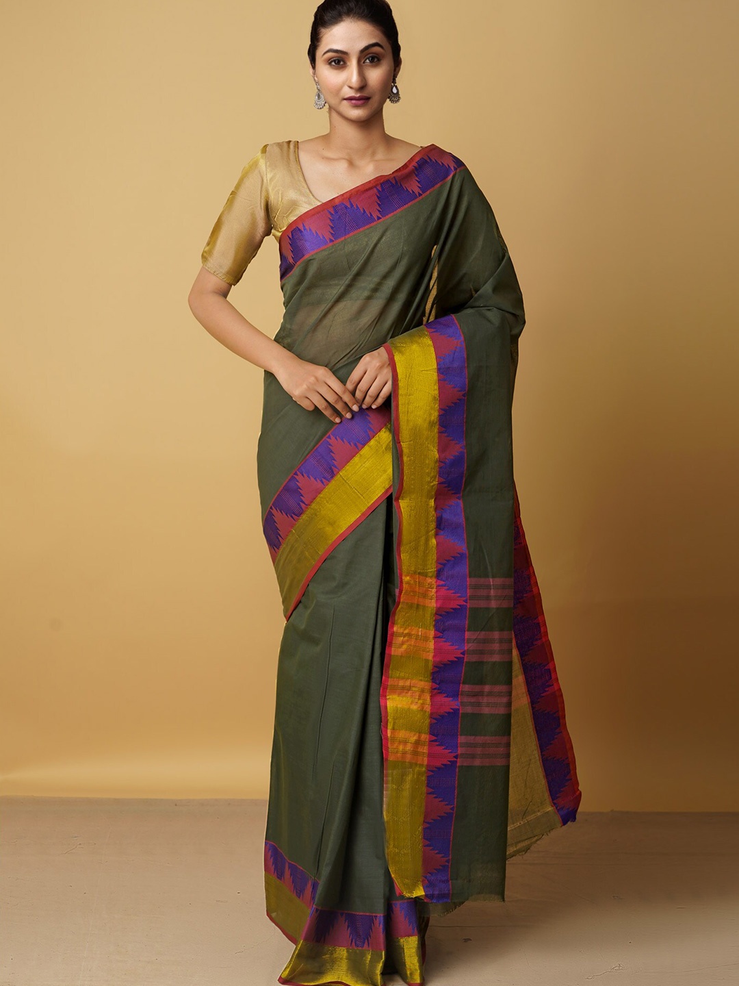 

Unnati Silks Green & Gold-Toned Woven Design Zari Pure Cotton Venkatgiri Saree