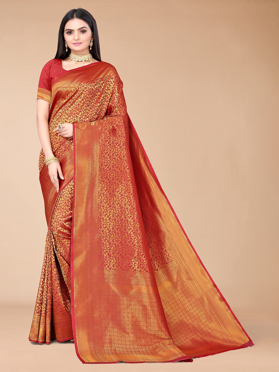 

Mitera Maroon & Gold-Toned Woven Design Zari Silk Blend Kanjeevaram Saree