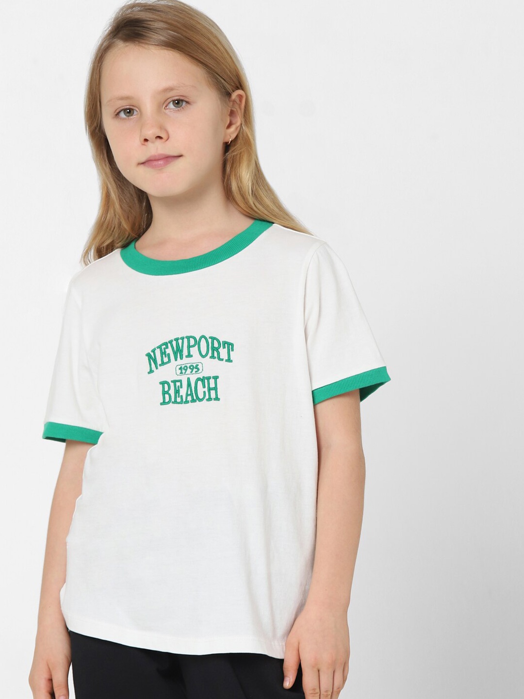 

KIDS ONLY Girls White & Green Typography Printed Cotton T-shirt