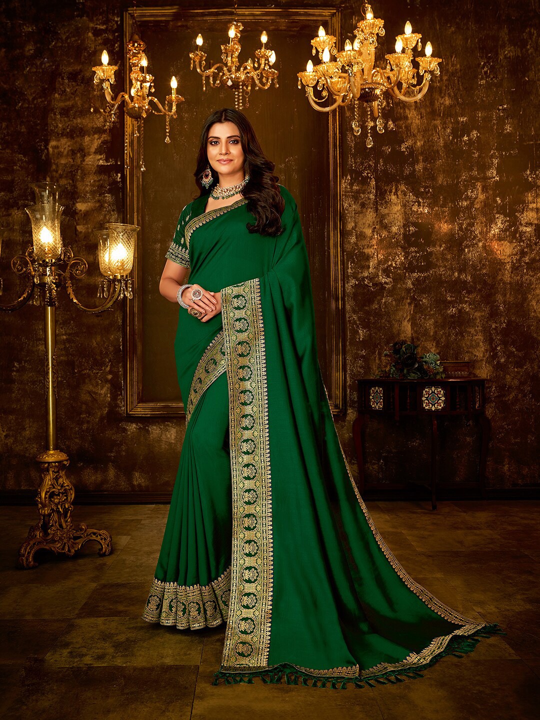 

Shaily Green & Gold-Toned Poly silk Saree