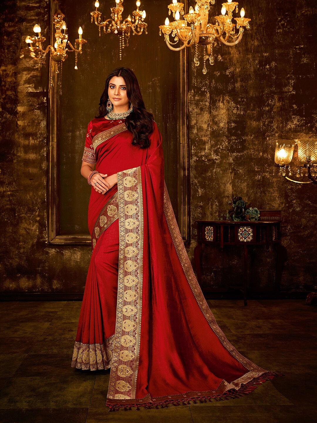 

Shaily Maroon & Gold-Toned Saree