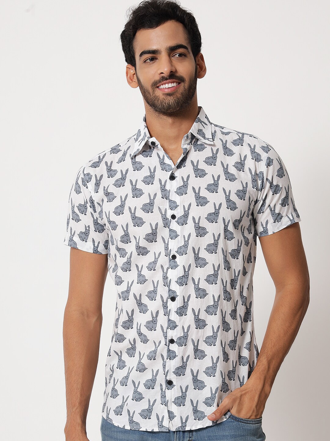 

ESTELA Men White & Grey Printed Short Sleeve Casual Shirt