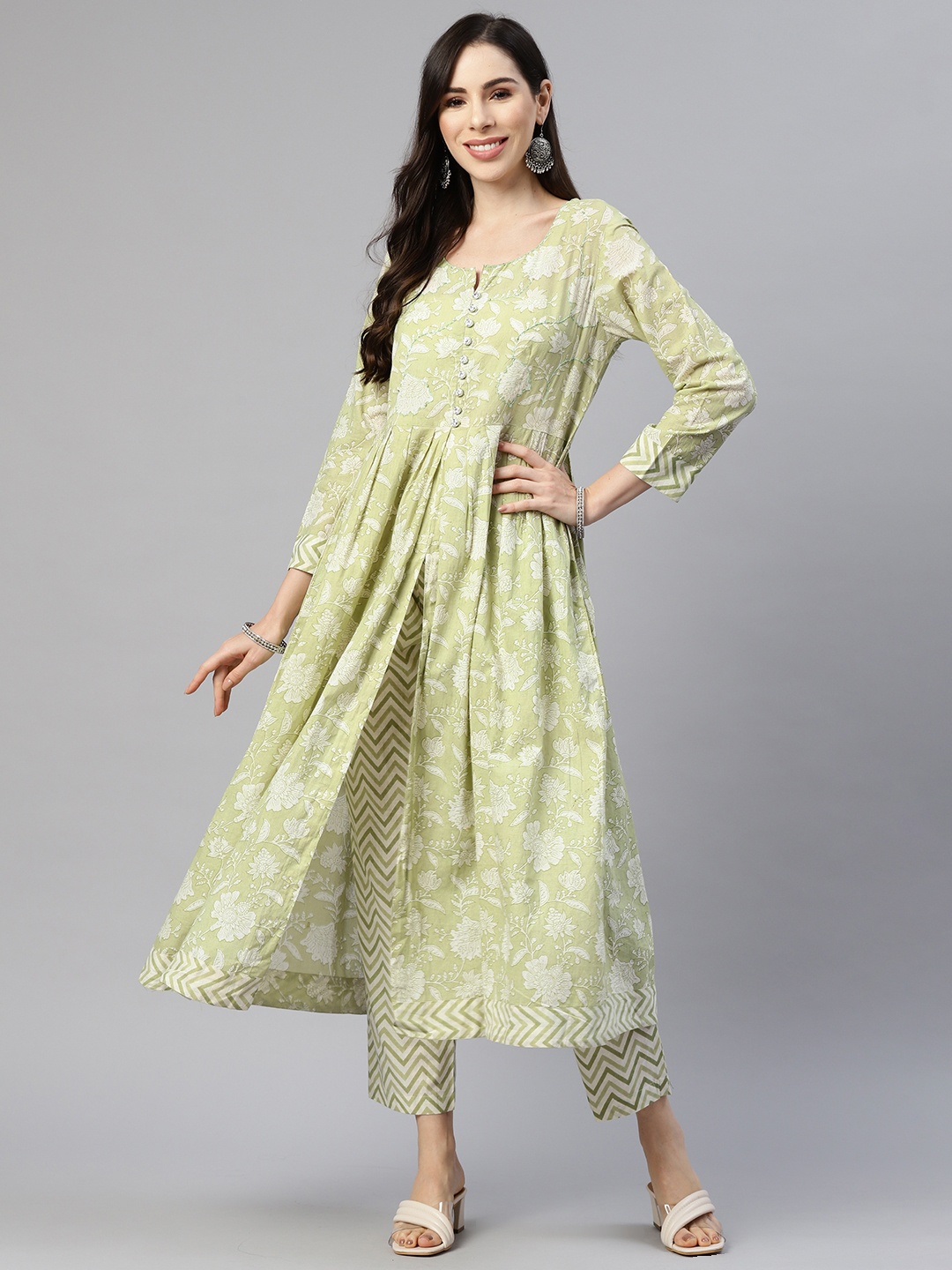 

MYAZA Women Green Floral Printed Pure Cotton Kurta with Trousers