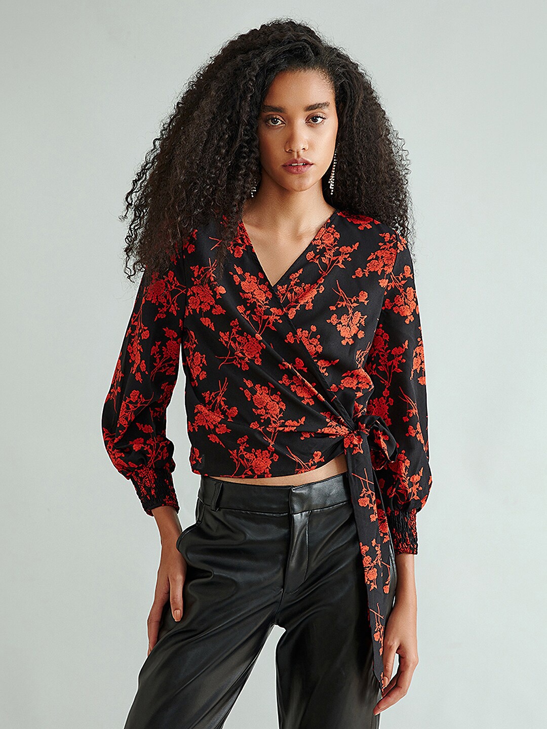 

COVER STORY Women Black & Red Floral Print Wrap Crop Top