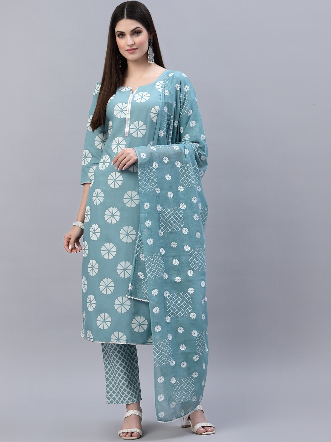 

Stylum Women Blue Floral Printed Pure Cotton Kurta with Trousers & With Dupatta