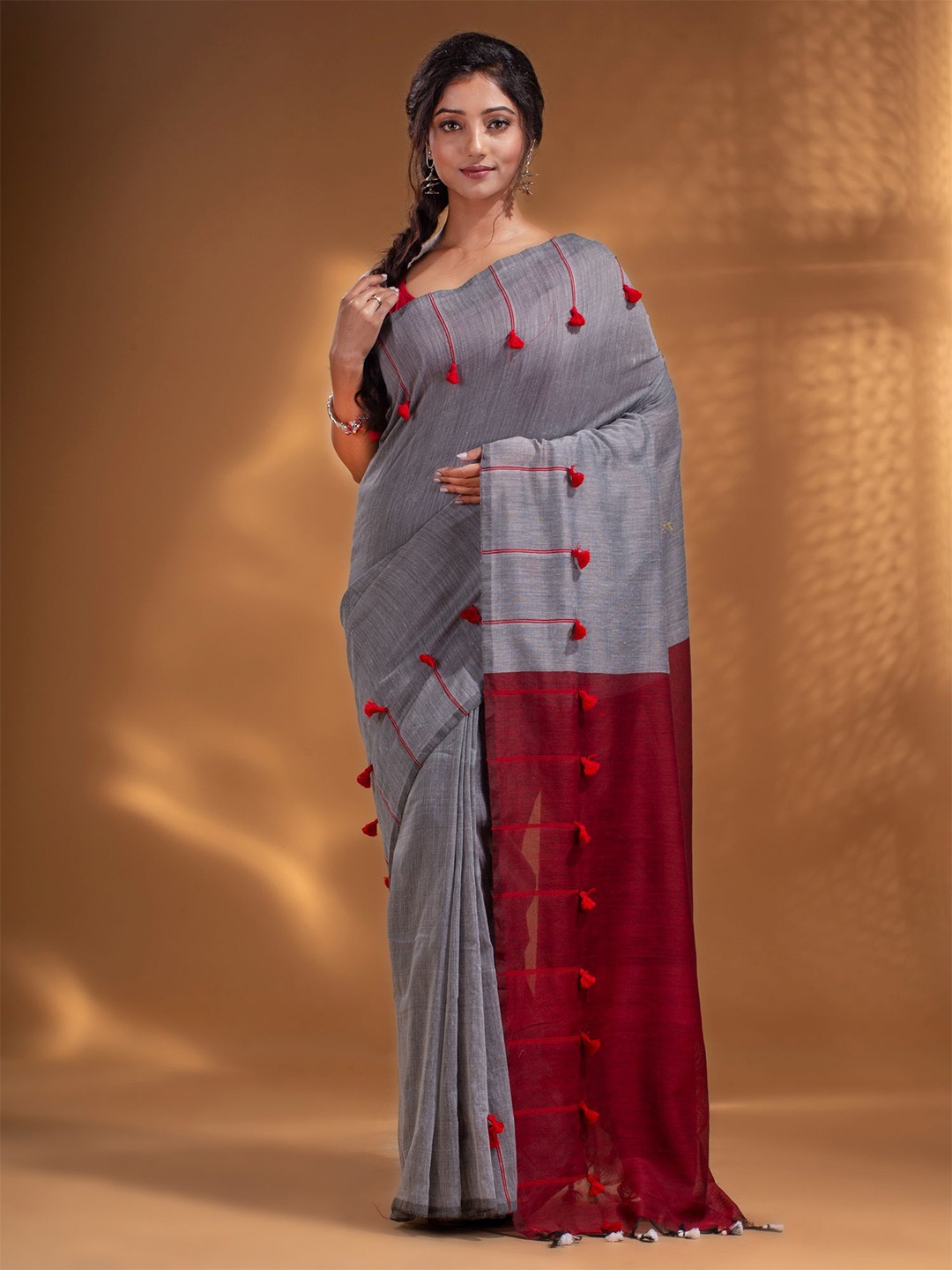 

Arhi Grey & Maroon Woven Design Embroidered Pure Cotton Saree