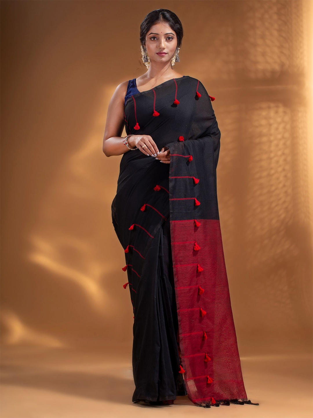 

Arhi Black & Maroon Pure Cotton Saree