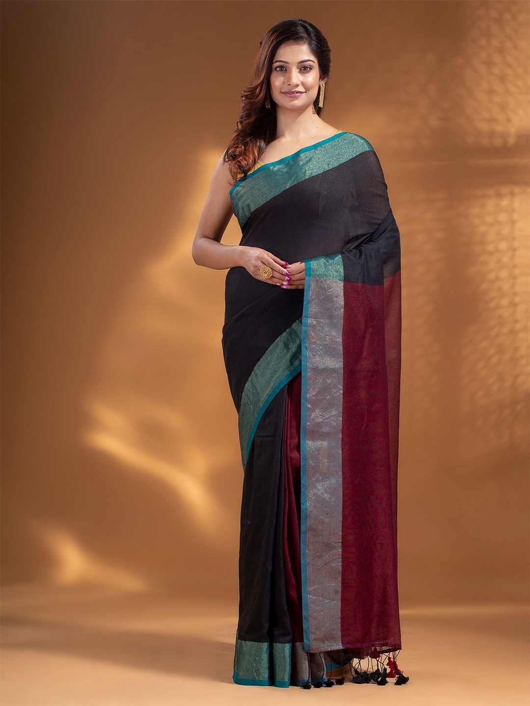 

Arhi Black & Maroon Woven Design Pure Cotton Saree