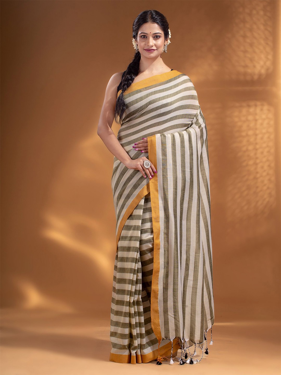 

Arhi Off White & Brown Woven Design Pure Cotton Striped Saree