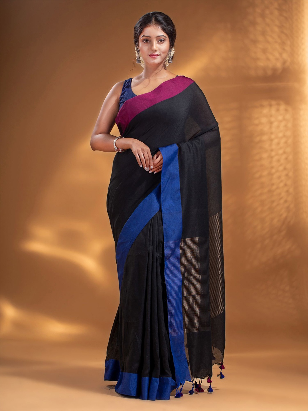 

Arhi Black & Blue Woven Design Pure Cotton Saree