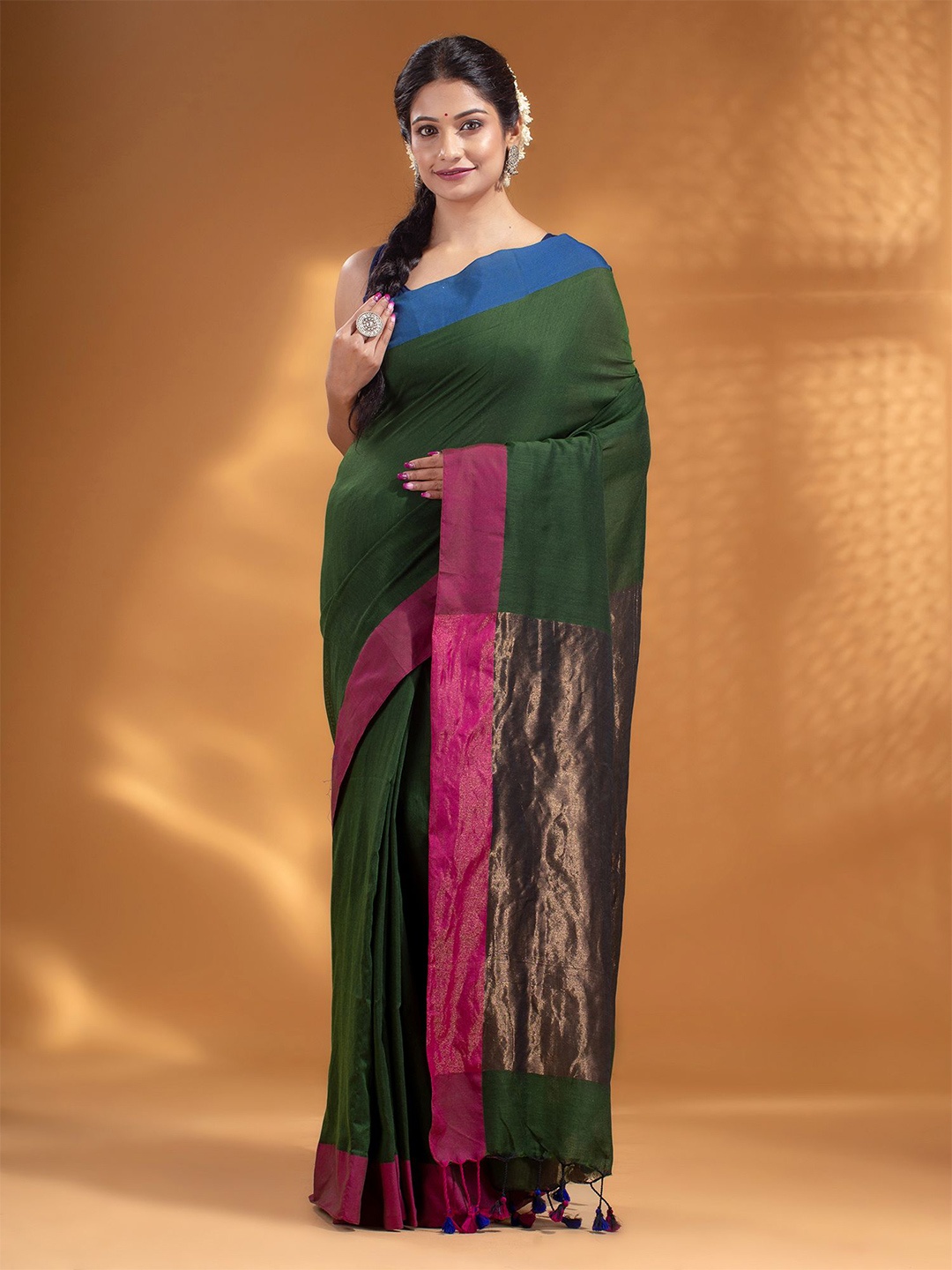 

Arhi Green & Copper-Toned Colourblocked Zari Pure Cotton Saree