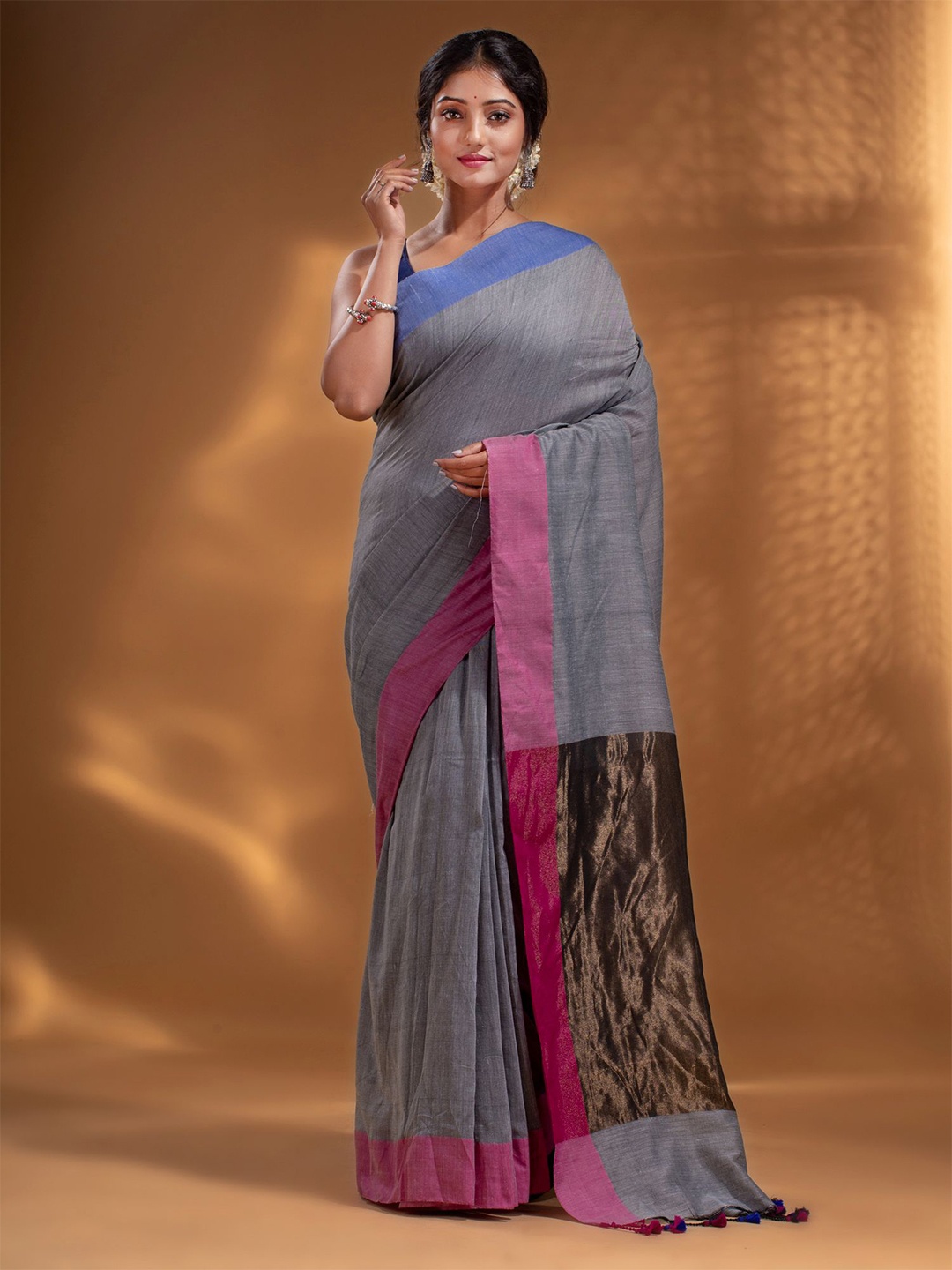 

Arhi Grey & Pink Woven Design Zari Pure Cotton Saree