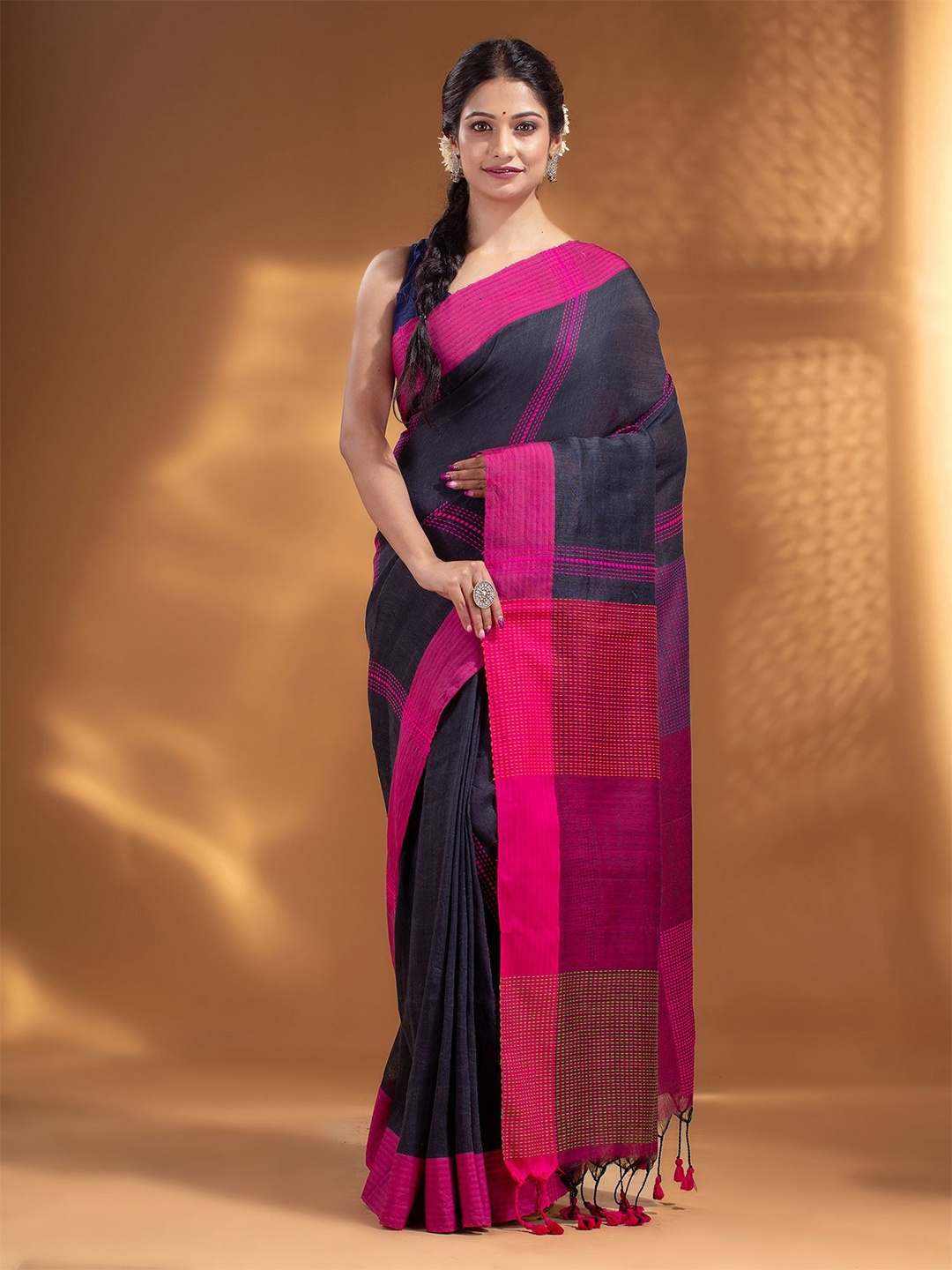 

Arhi Grey & Pink Striped Pure Cotton Saree