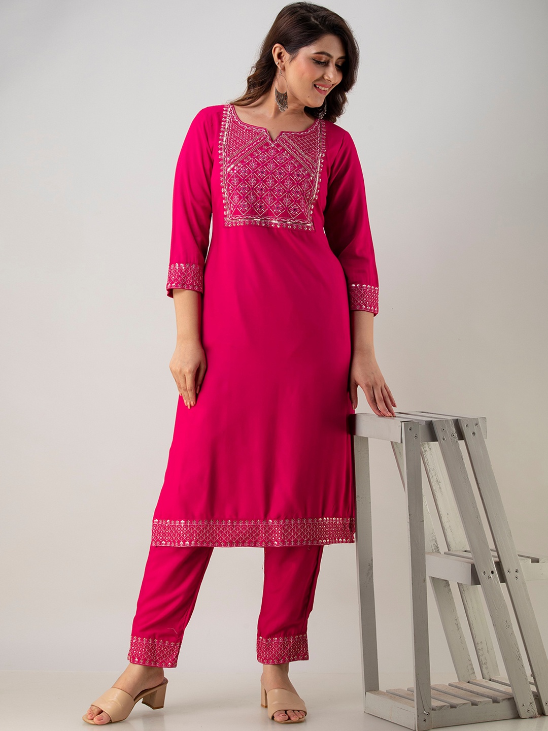 

BARKHA FAB Women Pink Thread Work Kurti with Trousers