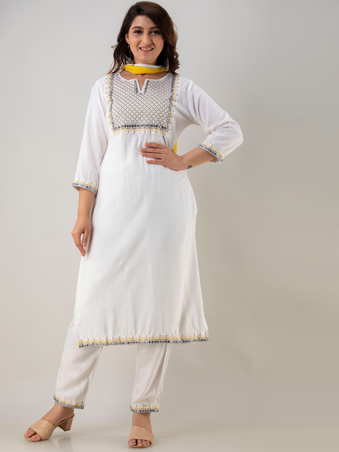 

BARKHA FAB Women Cream-Coloured Thread Work Kurta , Churidar & With Dupatta