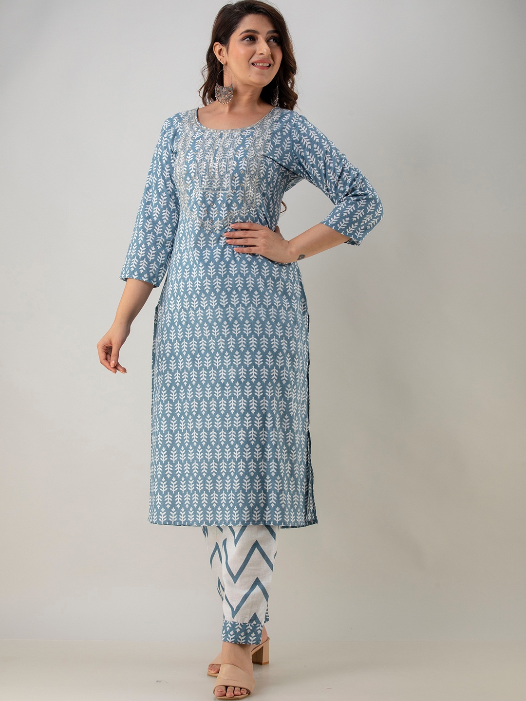 BARKHA FAB Women Grey Ethnic Motifs Embroidered Thread Work Pure Cotton Kurta with Trousers