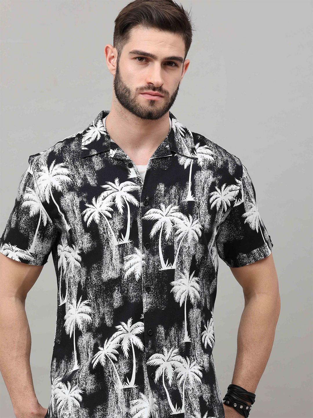 

HERE&NOW Men Black Slim Fit Tropical Printed Casual Shirt