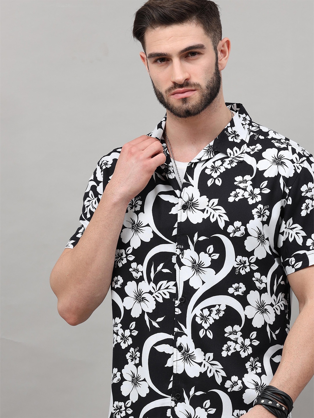 

HERE&NOW Men Black Slim Fit Floral Printed Casual Shirt