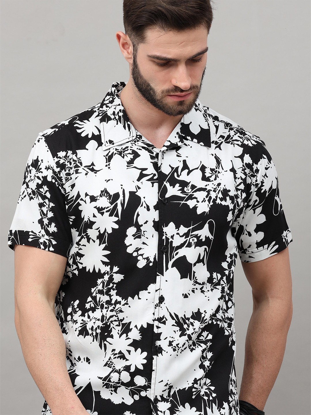 

HERE&NOW Men Black Slim Fit Floral Printed Casual Shirt